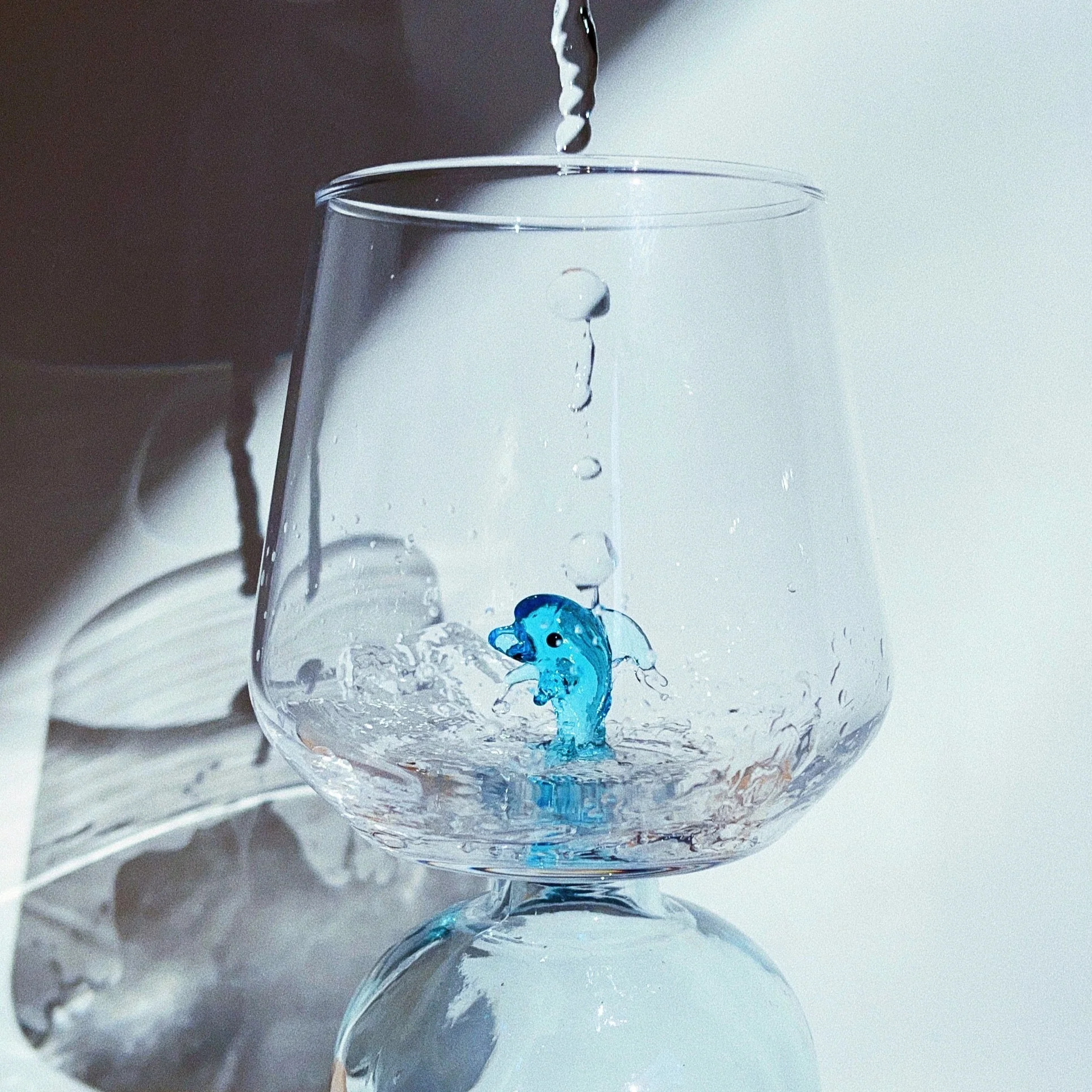 Dolphin Glass - Image 4